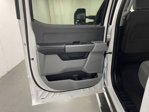 Used 2025 Ford F250 XLT image 14