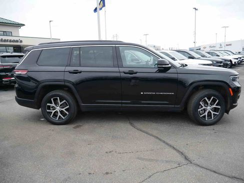 Certified 2024 Jeep Grand Cherokee L Limited w/ Luxury Tech Group II image 20