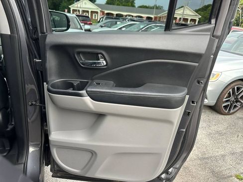 Used 2017 Honda Ridgeline RT image 35