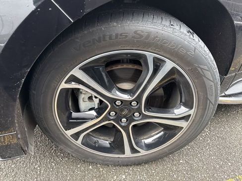 Used 2019 Ford Edge ST image 5