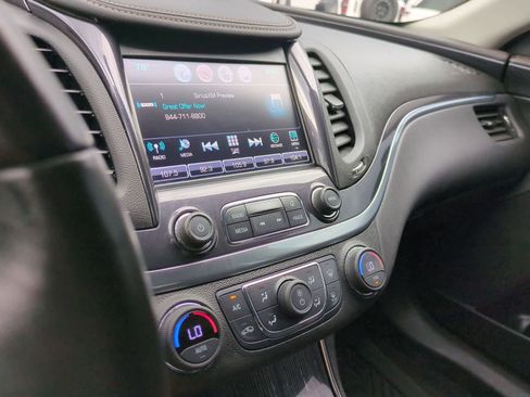 Used 2018 Chevrolet Impala LT FWD image 27