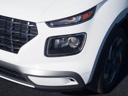 New 2026 Hyundai Venue SEL FWD image 10