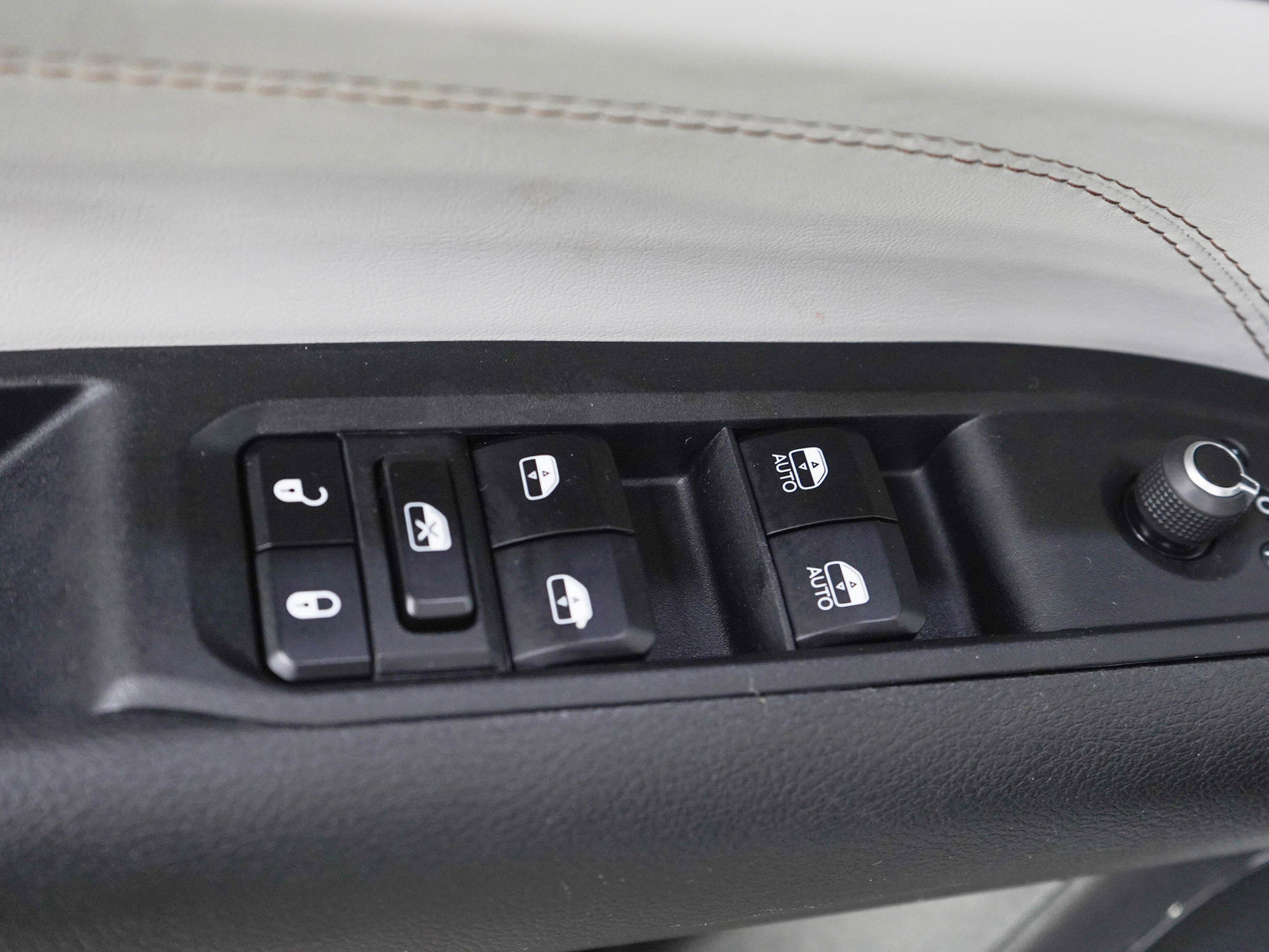 Used 2023 Jeep Compass Limited AWD/4WD image 20