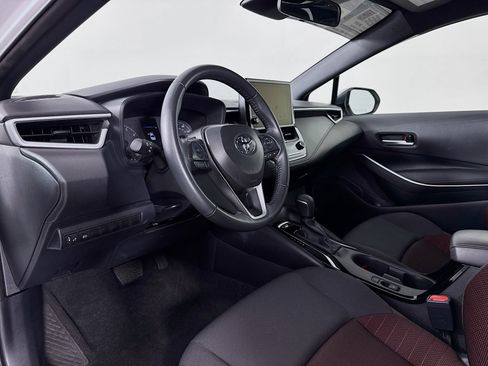 Certified 2025 Toyota Corolla SE FWD image 9
