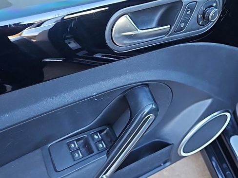 Used 2018 Volkswagen Beetle 2.0T Coast image 21