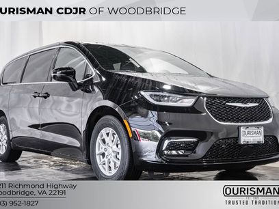 New 2026 Chrysler Pacifica Select