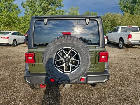 Used 2024 Jeep Wrangler Rubicon w/ Technology Group AWD/4WD image 7