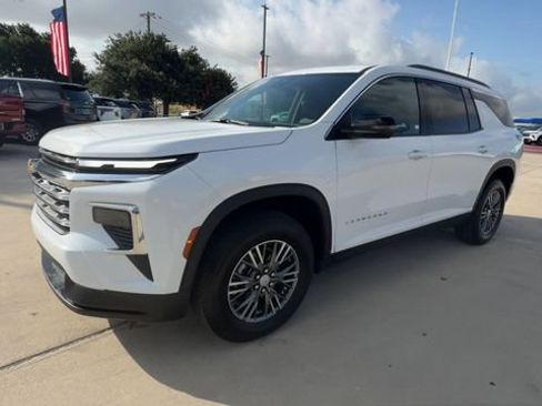 Certified 2026 Chevrolet Traverse LT AWD/4WD image 4