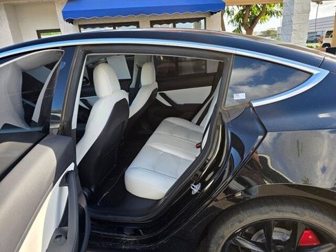 Used 2019 Tesla Model 3 Standard Range Plus image 10