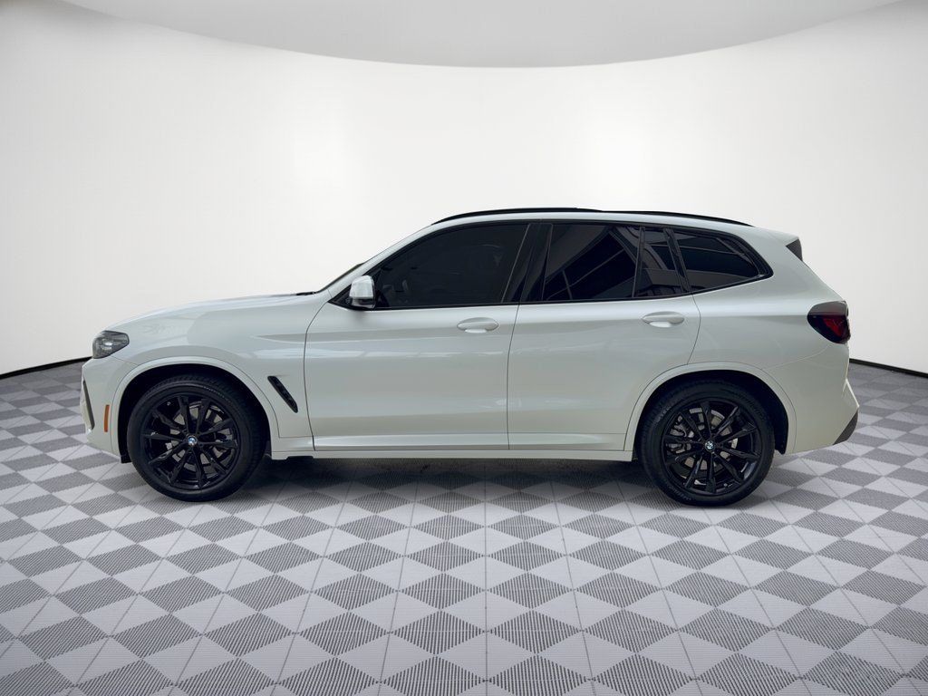 Used 2024 BMW X3 sDrive30i w/ Premium Package RWD image 2