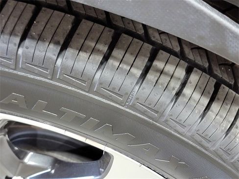 Certified 2024 Subaru Crosstrek 2.0i Premium image 12