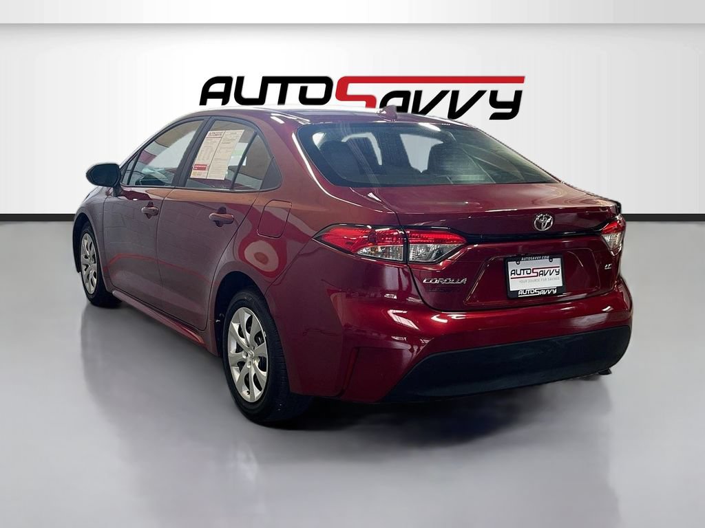 Used 2025 Toyota Corolla LE FWD image 5