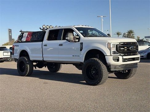 Used 2022 Ford F350 Platinum w/ FX4 Off-Road Package image 4