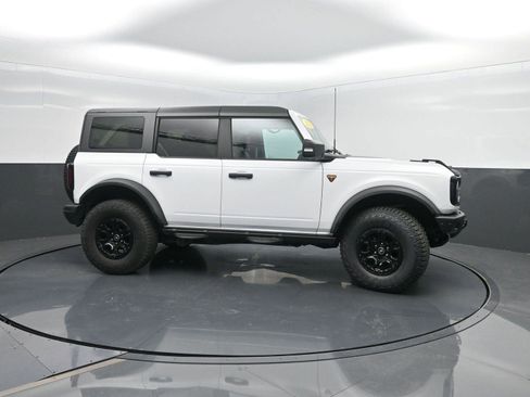 Used 2022 Ford Bronco Badlands image 3