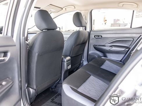 Used 2025 Nissan Versa SV FWD image 30