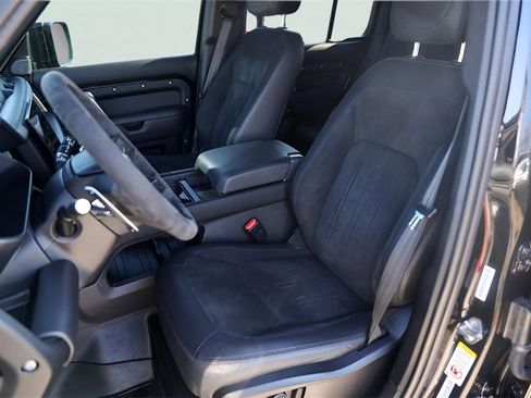 Used 2023 Land Rover Defender 110 V8 image 10