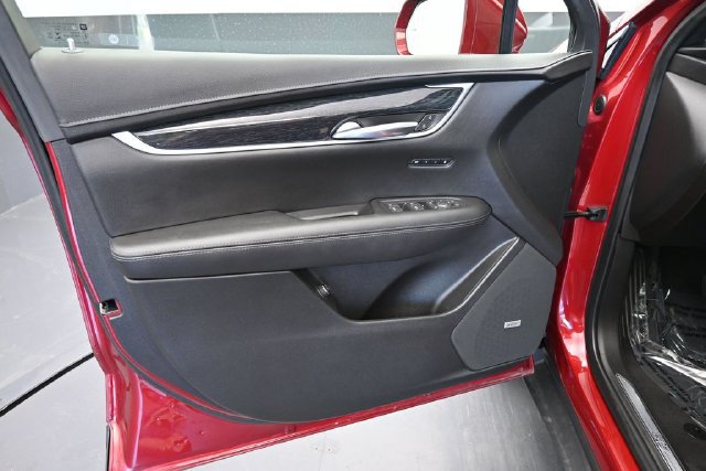 Used 2026 Cadillac XT5 Luxury AWD/4WD image 16
