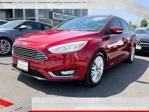 Used 2017 Ford Focus Titanium FWD image 1