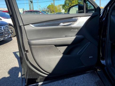 Used 2025 Cadillac XT5 Premium Luxury image 23