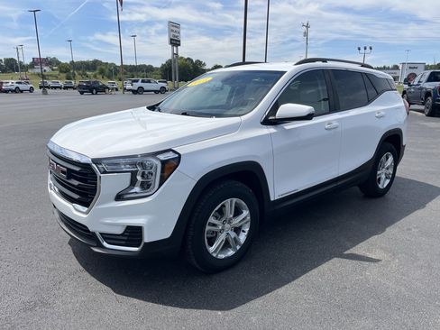 Used 2023 GMC Terrain SLE w/ Driver Convenience Package image 1
