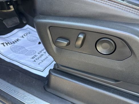 Used 2021 Chevrolet Suburban High Country image 27