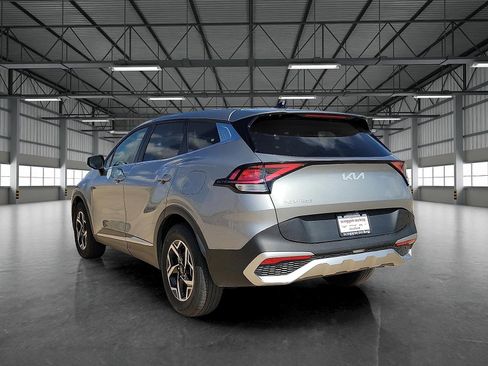Used 2023 Kia Sportage LX image 3
