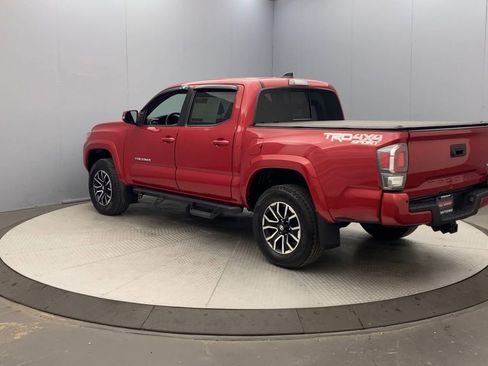 Used 2020 Toyota Tacoma TRD Sport w/ Technology Package AWD/4WD image 3