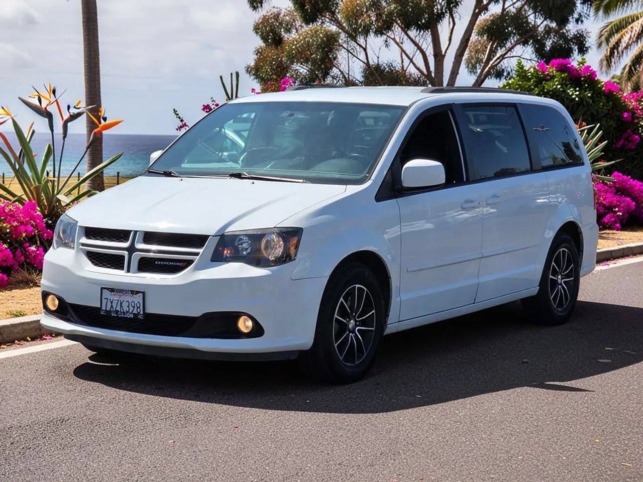 Used 2017 Dodge Grand Caravan GT FWD image 1