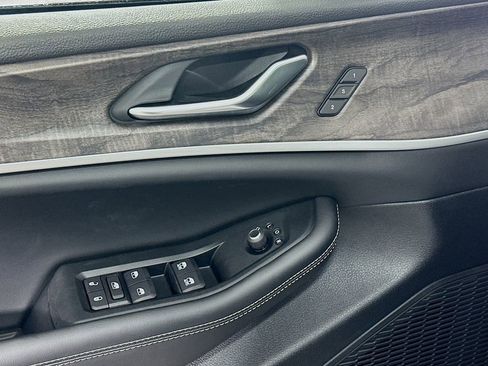 New 2026 Jeep Grand Cherokee L Limited AWD/4WD image 12