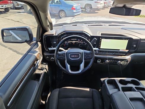 Used 2024 GMC Sierra 1500 Elevation AWD/4WD image 9