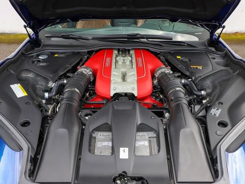 Used 2021 Ferrari 812 GTS RWD image 11