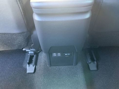 New 2026 Toyota Prius Plug-In Hybrid FWD image 32