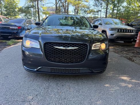 Used 2019 Chrysler 300 Touring w/ Sport Appearance Package RWD image 2