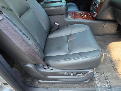 Used 2013 Chevrolet Avalanche LTZ AWD/4WD image 29