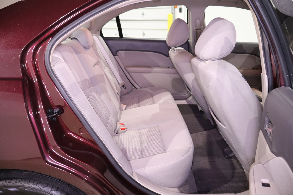 Used 2011 Ford Fusion SE w/ 201A Rapid Spec Order Code FWD image 28