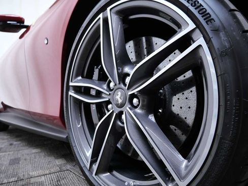 Used 2023 Ferrari Roma RWD image 11