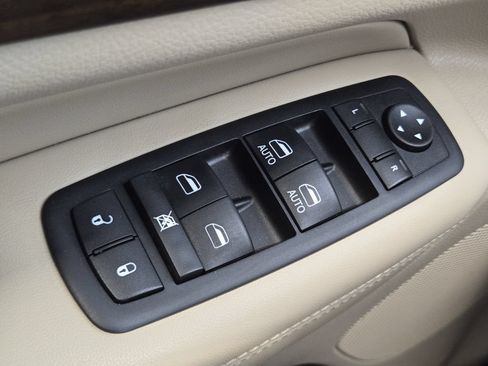 Used 2015 Jeep Grand Cherokee Laredo w/ Quick Order Package 23E RWD image 29