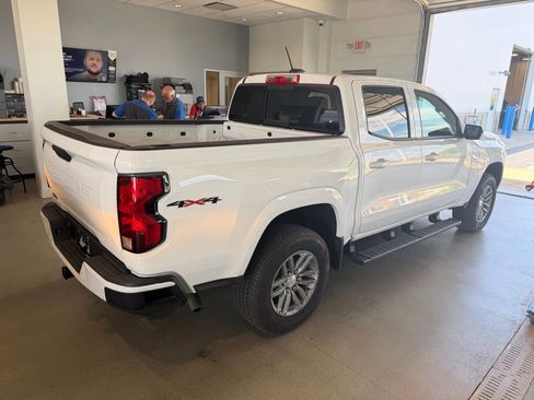 Used 2025 Chevrolet Colorado LT w/ Advanced Trailering Package AWD/4WD image 3