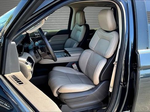 Used 2024 Lincoln Navigator Premiere AWD/4WD image 20