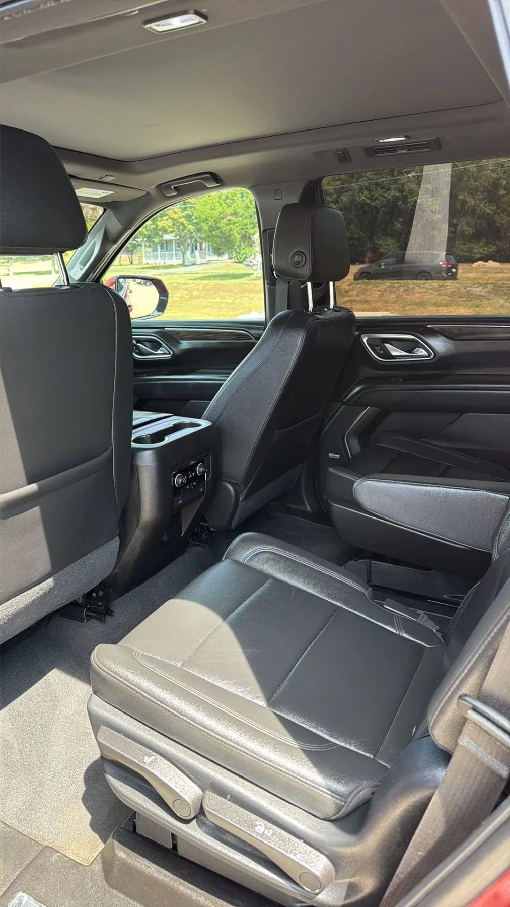 Used 2021 Chevrolet Tahoe Z71 w/ Max Trailering Package AWD/4WD image 14