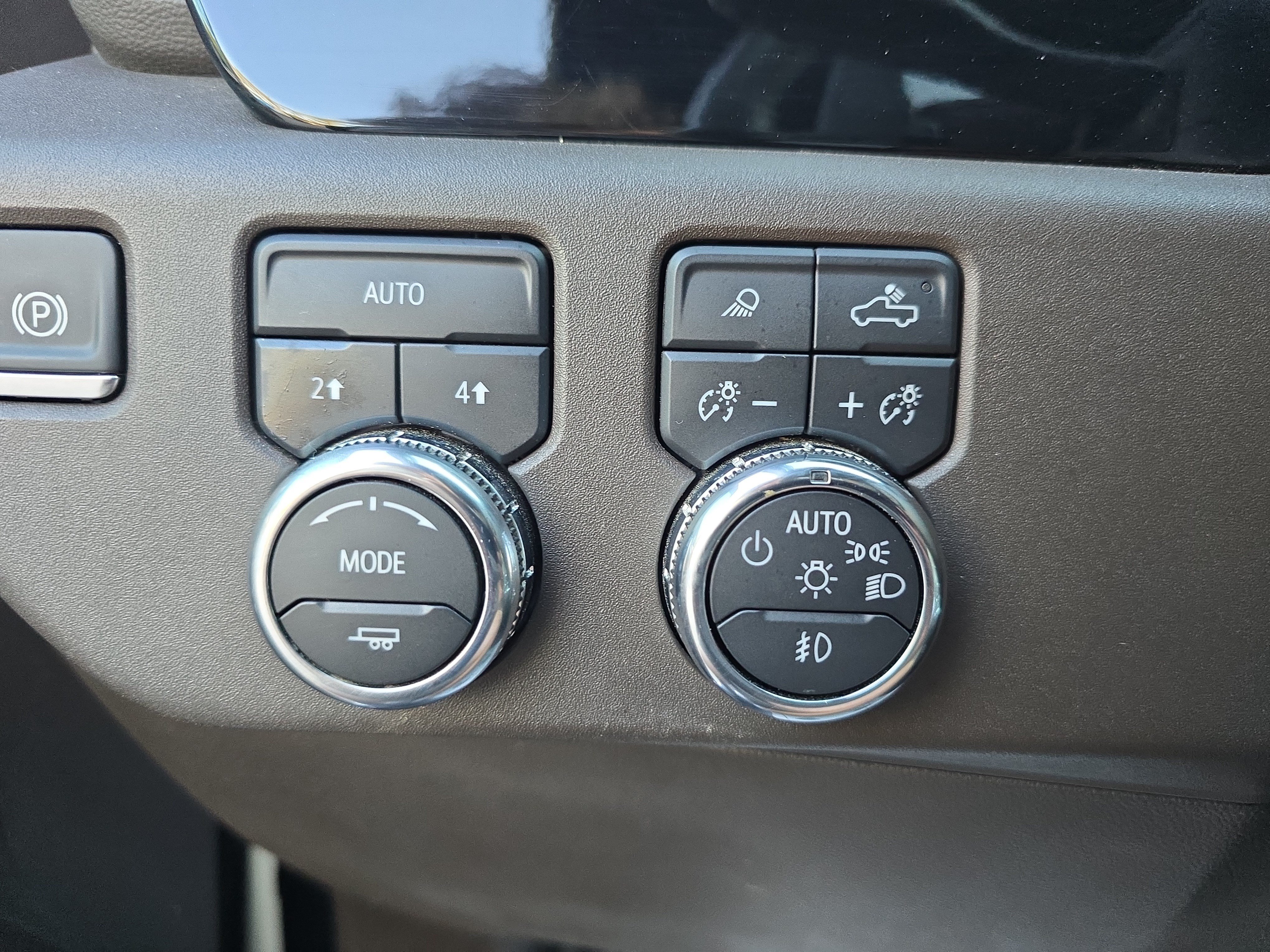 Used 2024 GMC Sierra 1500 SLT w/ SLT Premium Plus Package AWD/4WD image 27