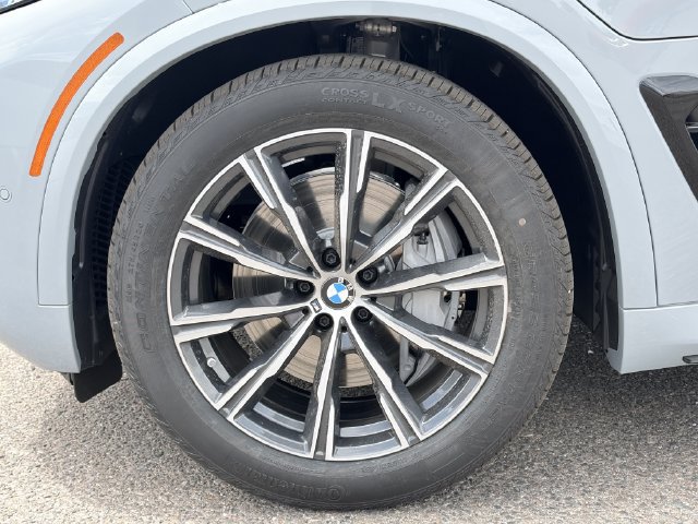 Used 2026 BMW X5 xDrive50e w/ M Sport Package AWD/4WD image 9