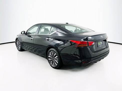 Used 2025 Nissan Altima 2.5 SV FWD image 5