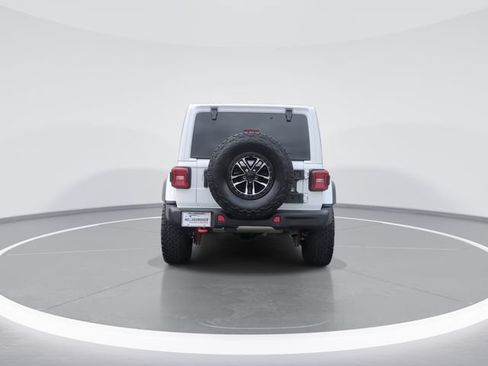 Used 2025 Jeep Wrangler Unlimited Rubicon AWD/4WD image 7