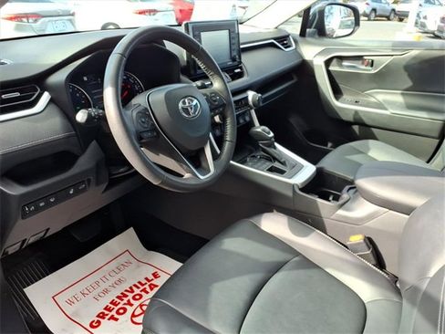 Used 2022 Toyota RAV4 XLE Premium image 14