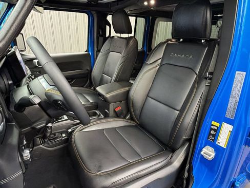 Used 2024 Jeep Wrangler Unlimited Sahara w/ Technology Group AWD/4WD image 22