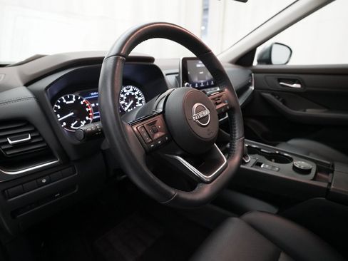 Certified 2023 Nissan Rogue SV w/ SV Premium Package image 8