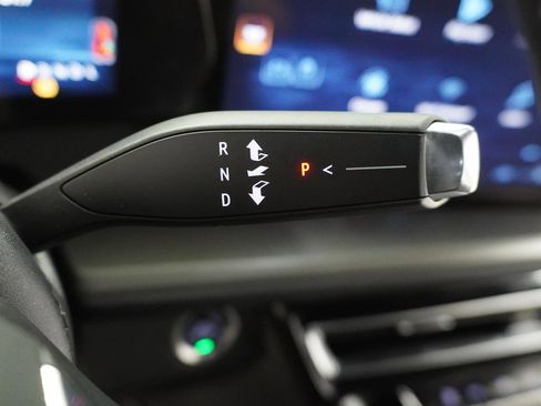 Used 2024 Chevrolet Traverse LT w/ Midnight/Sport Edition image 24