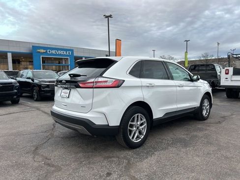 Used 2023 Ford Edge SEL image 3