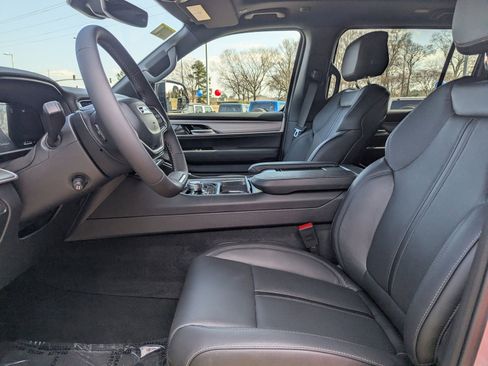 New 2026 Jeep Grand Wagoneer L Limited w/ Premium Group II image 11